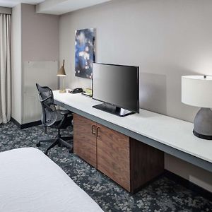 King Room Bath Tub Mobility Access